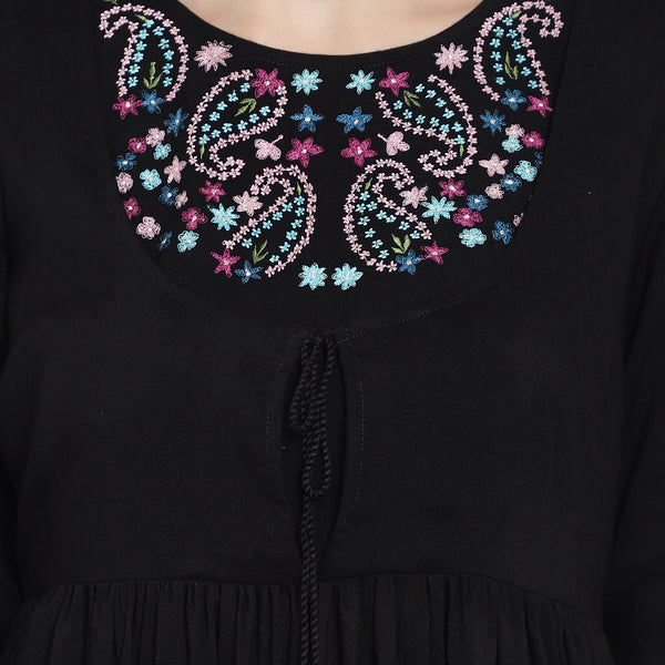 🌼 Women’s Ethnic Embroidered Kurti & Palazzo Set