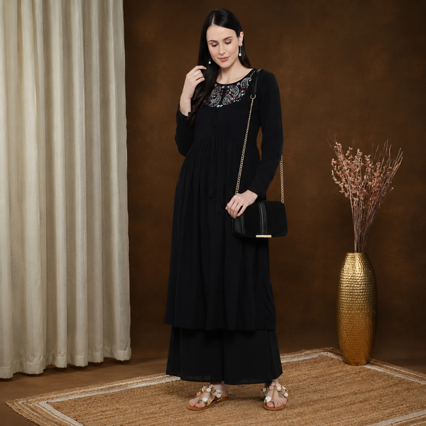 🌼 Women’s Ethnic Embroidered Kurti & Palazzo Set