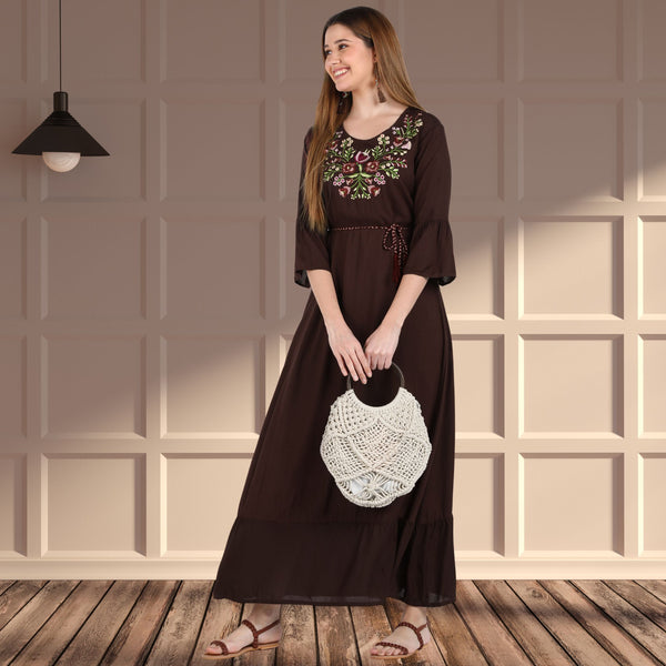 Graceful Charm: Women’s Embroidered Knee-Length Kurti